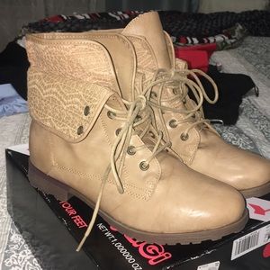 Rock & Candy Tan Combat Boot Size 8.5